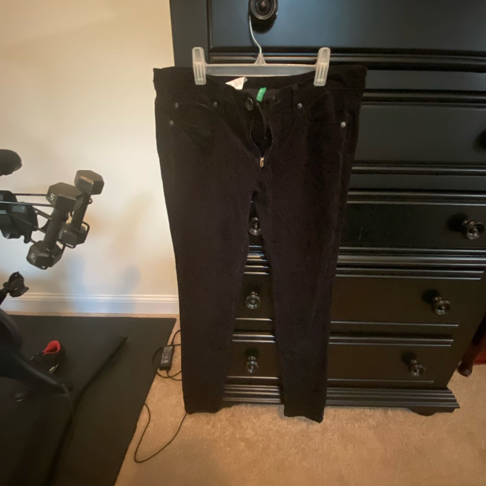 Vguc size 44 Benetton fine black corduroy pants